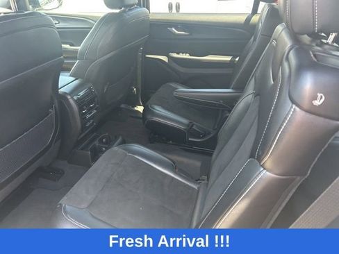 Used 2023 Jeep Grand Cherokee L Laredo RWD image 18