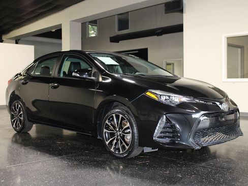 Used 2019 Toyota Corolla SE FWD image 1