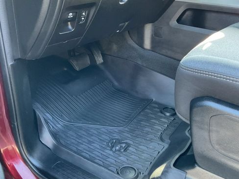 Used 2021 RAM 1500 Big Horn AWD/4WD image 30