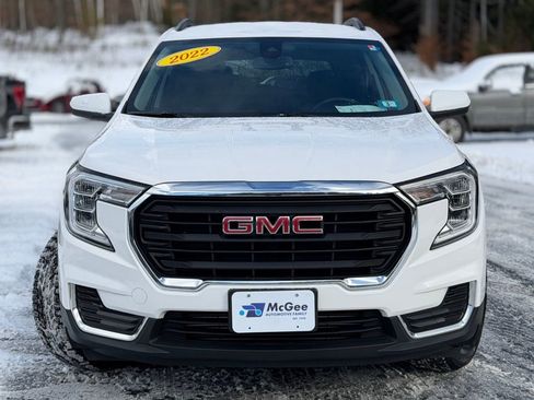 Used 2022 GMC Terrain SLE w/ Driver Convenience Package image 2