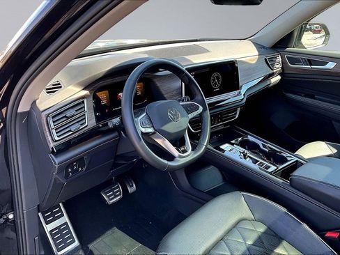 Used 2025 Volkswagen Atlas SEL Premium R-Line AWD/4WD image 18