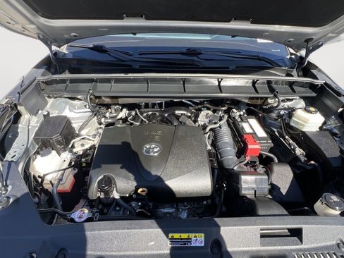 Used 2021 Toyota Highlander LE image 20