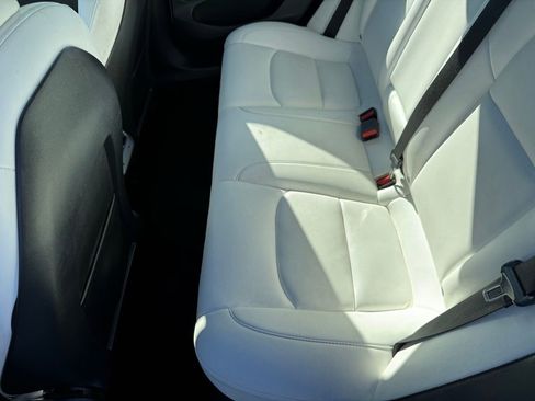 Used 2022 Tesla Model 3 Long Range image 12