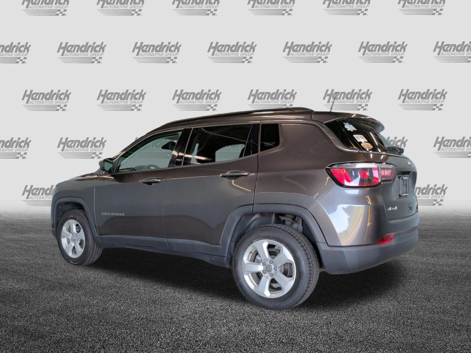 Used 2019 Jeep Compass Latitude w/ Cold Weather Group AWD/4WD image 9