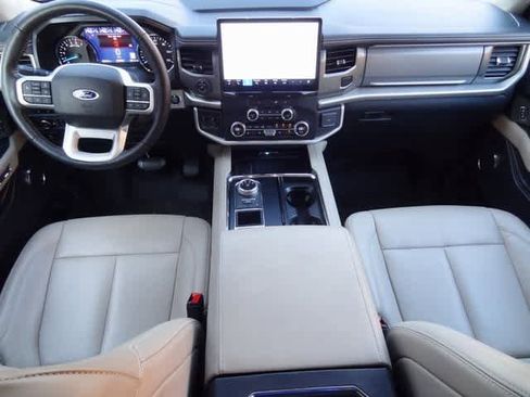 Used 2023 Ford Expedition XLT image 16