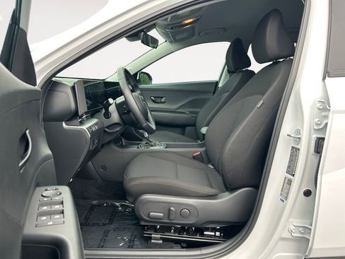 Used 2025 Hyundai Kona SEL FWD image 7