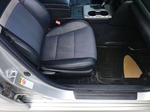 Used 2012 Toyota Camry SE FWD image 16