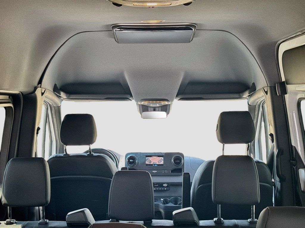 Used 2022 Mercedes-Benz Sprinter 2500 image 14