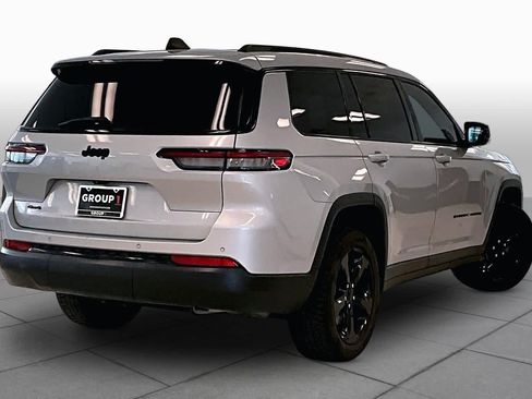Used 2023 Jeep Grand Cherokee L Laredo AWD/4WD image 12