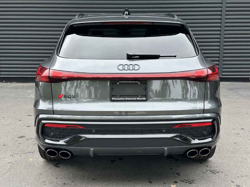 Used 2025 Audi SQ5 Prestige w/ Prestige Package AWD/4WD image 4