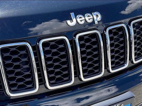 Used 2022 Jeep Grand Cherokee Laredo X AWD/4WD image 28