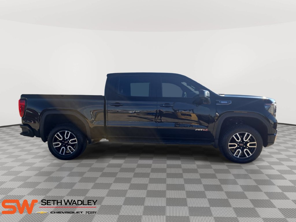 Used 2025 GMC Sierra 1500 AT4 w/ AT4 Premium Package AWD/4WD image 8