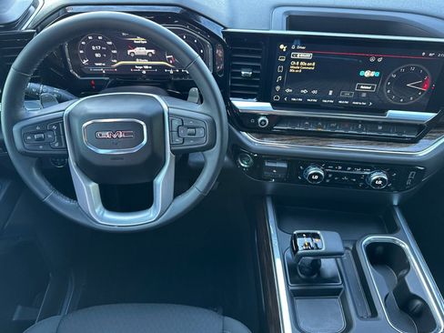 Used 2025 GMC Sierra 1500 Elevation image 14