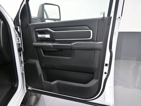 Used 2025 RAM 2500 Big Horn image 39