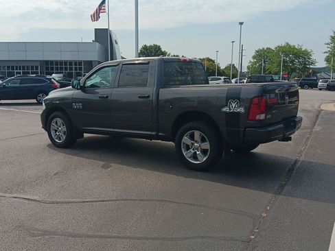 Used 2017 RAM 1500 Express AWD/4WD image 9