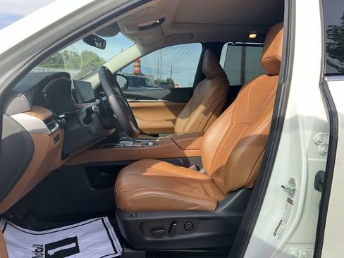 Used 2023 INFINITI QX60 Sensory w/ Cargo Package AWD/4WD image 11