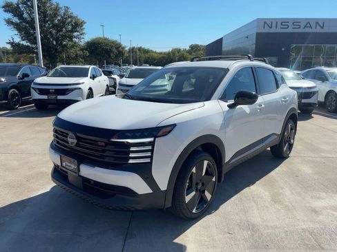 New 2026 Nissan Kicks SR w/ Cold Weather Package image 1