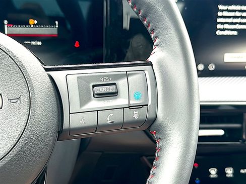 New 2026 Nissan Kicks SR w/ SR Premium Package FWD image 19