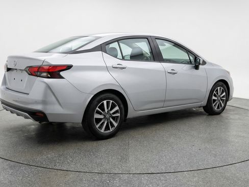 Used 2025 Nissan Versa SV FWD image 9