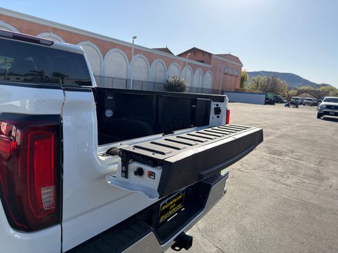 Used 2024 GMC Sierra 1500 SLT image 24