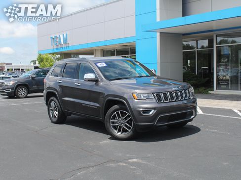 Used 2019 Jeep Grand Cherokee Limited AWD/4WD image 2