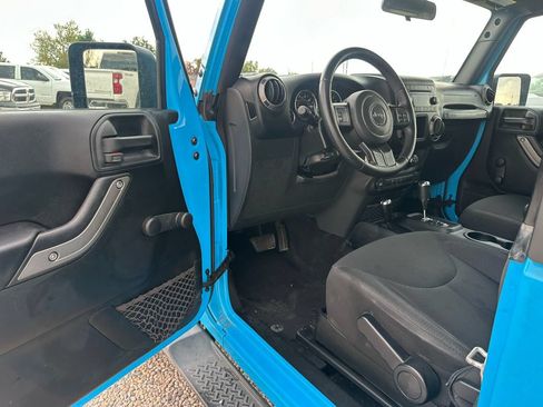 Used 2018 Jeep Wrangler Sport AWD/4WD image 30