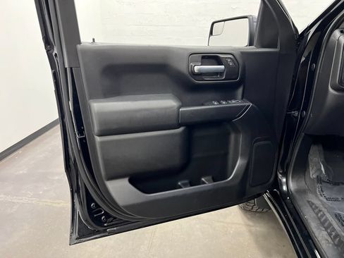 Used 2020 Chevrolet Silverado 1500 Custom Trail Boss w/ Custom Convenience Package AWD/4WD image 12