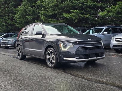 Used 2023 Kia Niro EX Touring