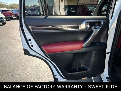 Used 2023 Lexus GX 460 Premium w/ Premium Package image 12