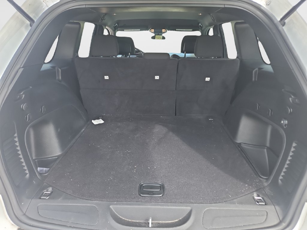 Used 2021 Jeep Grand Cherokee Laredo AWD/4WD image 11
