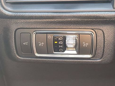 Used 2021 Lincoln Corsair AWD w/ Premium Package image 27