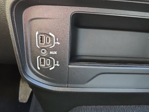 Used 2024 RAM 2500 Big Horn image 25