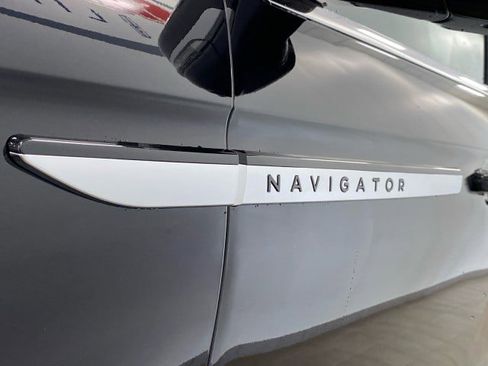 New 2025 Lincoln Navigator L Reserve image 17