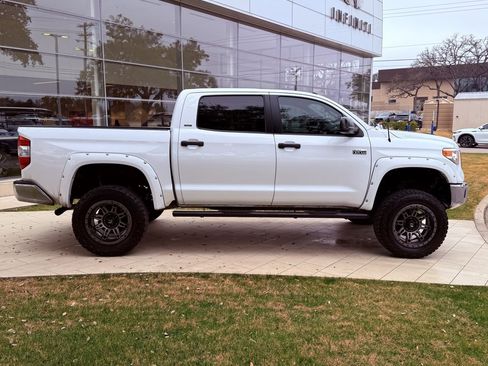 Used 2016 Toyota Tundra SR5 w/ SR5 Upgrade Package image 5
