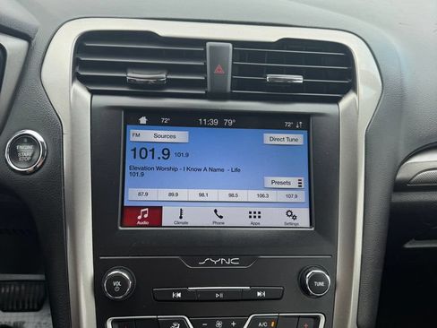 Used 2019 Ford Fusion SE FWD image 15