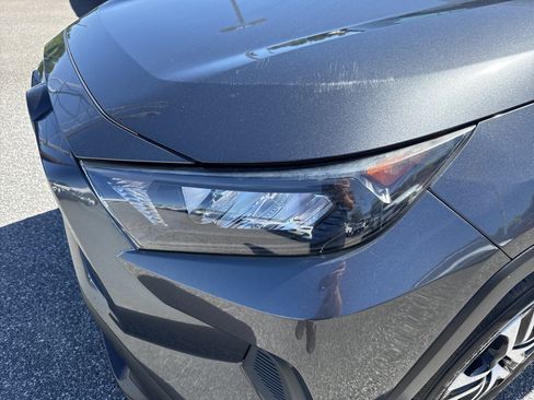 Used 2020 Toyota RAV4 LE AWD/4WD image 6