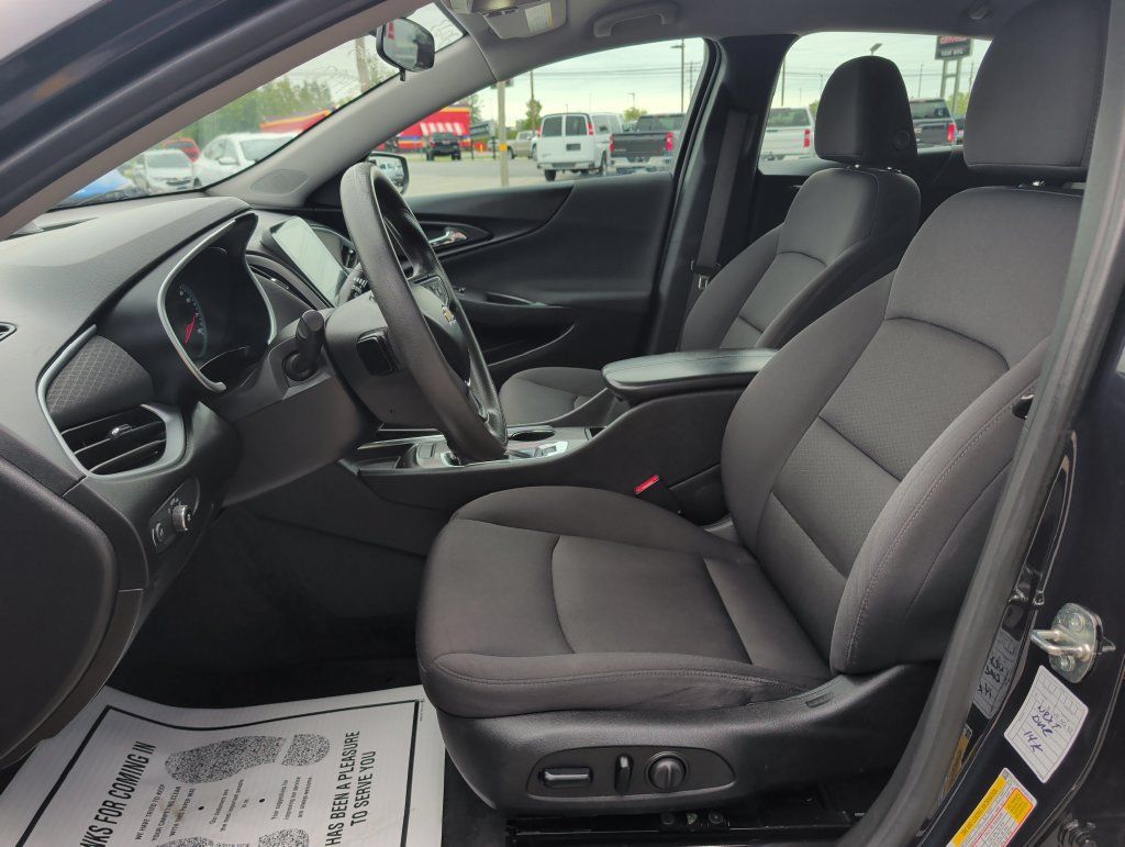 Used 2023 Chevrolet Malibu LT FWD image 8