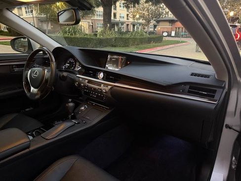 Used 2013 Lexus ES 350 w/ Luxury Pkg FWD image 57