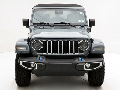 Used 2024 Jeep Wrangler Unlimited Sahara image 5