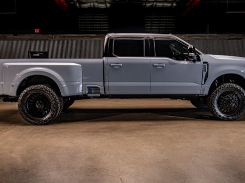 Used 2026 Ford F350 Platinum w/ FX4 Off-Road Package AWD/4WD image 11