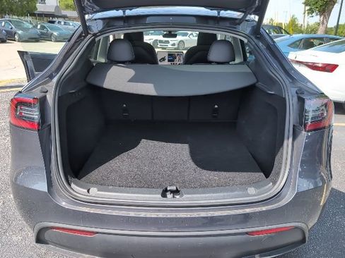 Used 2023 Tesla Model Y Long Range AWD/4WD image 25