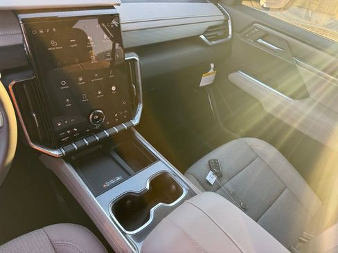 New 2026 GMC Acadia Elevation image 29