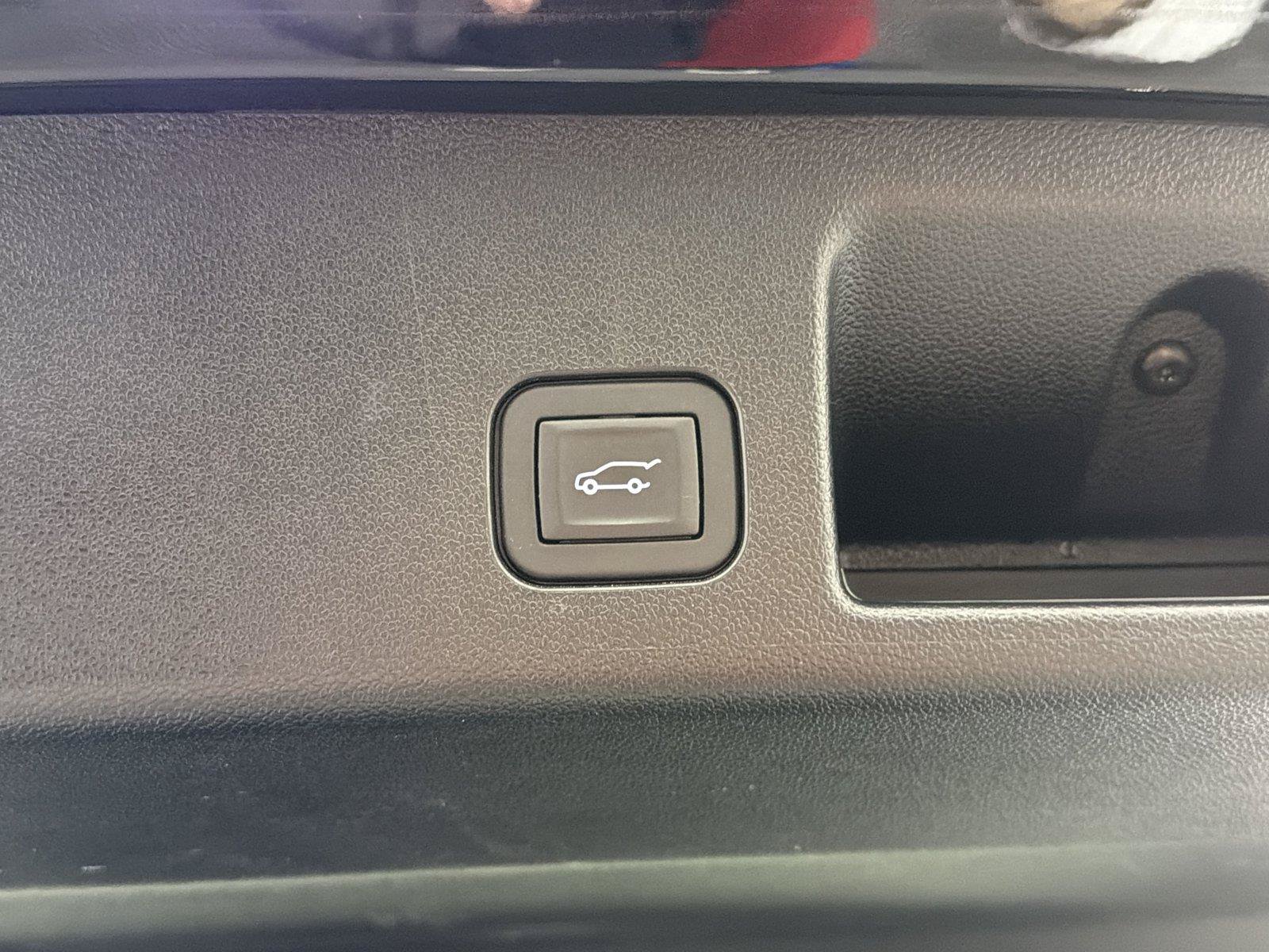 Used 2024 Chevrolet Equinox EV LT AWD/4WD image 16