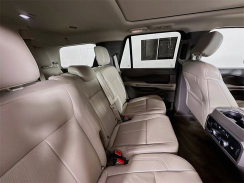Used 2020 Ford Expedition XLT w/ Equipment Group 202A image 30