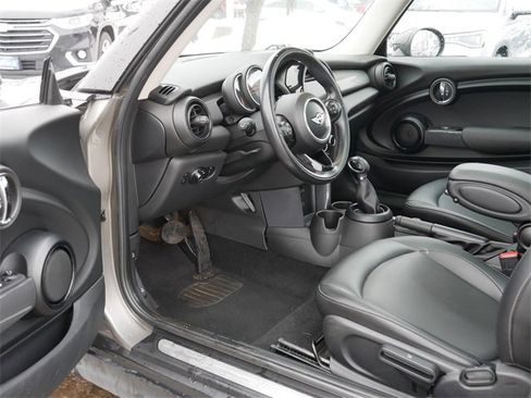 Used 2018 MINI Cooper 2-Door Hardtop w/ Cold Weather Package image 12