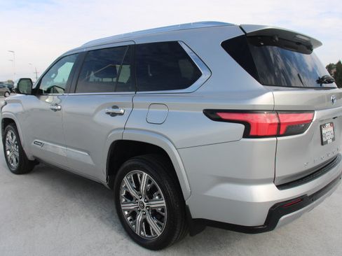 Certified 2024 Toyota Sequoia Capstone AWD/4WD image 5