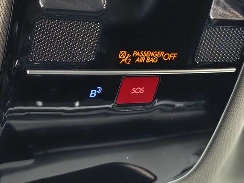 Used 2025 Hyundai Santa Fe SEL FWD image 9