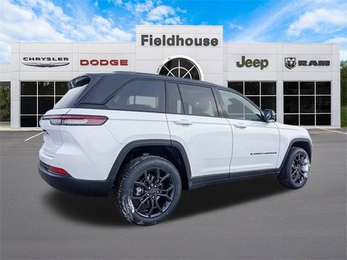 New 2025 Jeep Grand Cherokee Limited image 7
