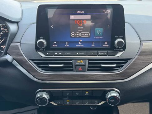 Used 2023 Nissan Altima 2.5 SV image 16