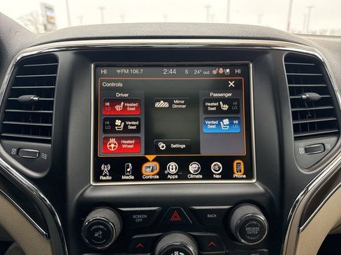 Used 2015 Jeep Grand Cherokee Limited w/ Luxury Group II image 17